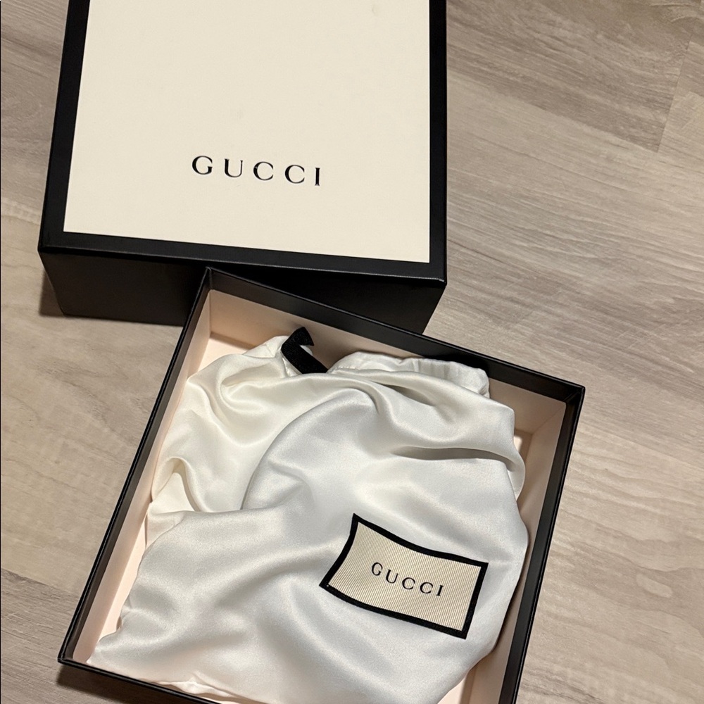 Gucci Tan and Brown GG Canvas Belt with Gold Buckle - Picture 4 of 4
